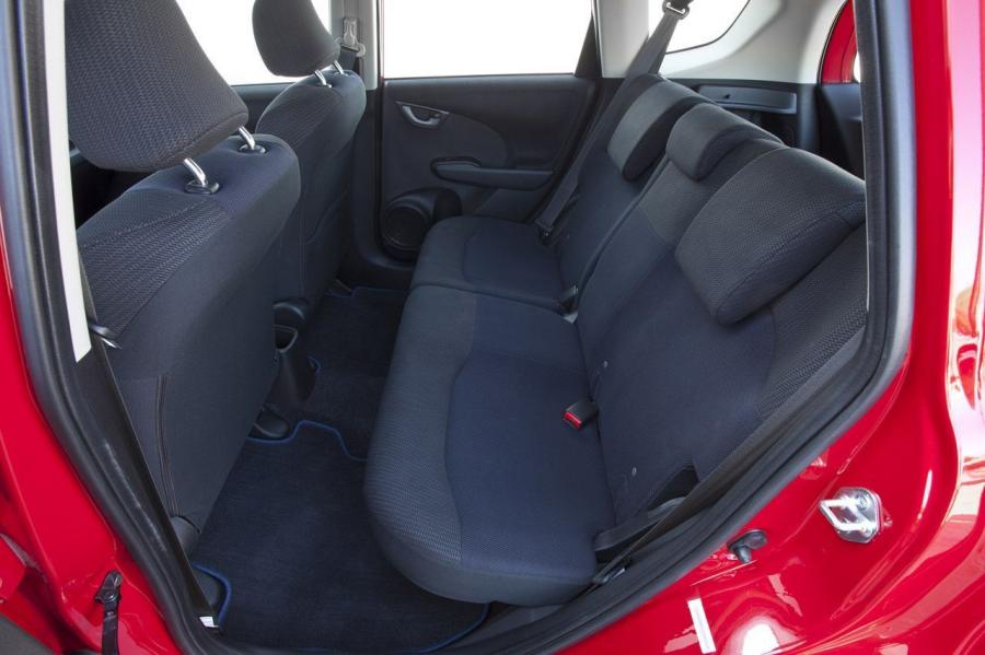  Honda Fit Sport 2012 года  (фото 24 из 42)